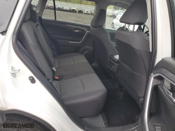 2024 Toyota RAV4 XLE with VIN 2T3P1RFV0RC475872, listed as a Copart auction lot 44370865 with 2,521 mi miles and Salvage Title. Bid and sale history available at carsss.com. Image 11.