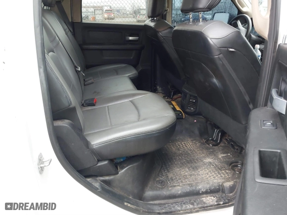 2019 Ram 2500 Tradesman with VIN 3C6UR5HJ8KG600868, listed as a IAAI auction lot 41435732 with 225,052 mi miles. Bid and sale history available at carsss.com. Image 8.