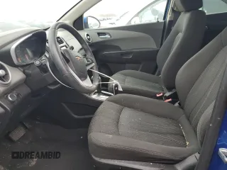 2019 Chevrolet Sonic LT z VIN 1G1JD5SB0K4118610, wystawiony jako Copart lot #47922175 z przebiegiem 105 533 mil mil oraz Czysty tytuł • Clean title. Historia ofert i sprzedaży dostępna na DreamBid. Obrazek 7.