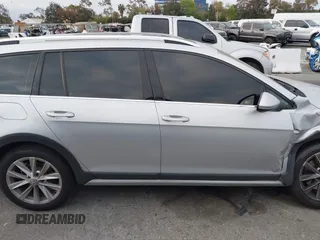 2017 Volkswagen Golf S z VIN 3VWH17AU6HM513429, wystawiony jako IAAI lot #41871392 z przebiegiem 63 787 mil mil oraz . Historia ofert i sprzedaży dostępna na DreamBid. Obrazek 13.