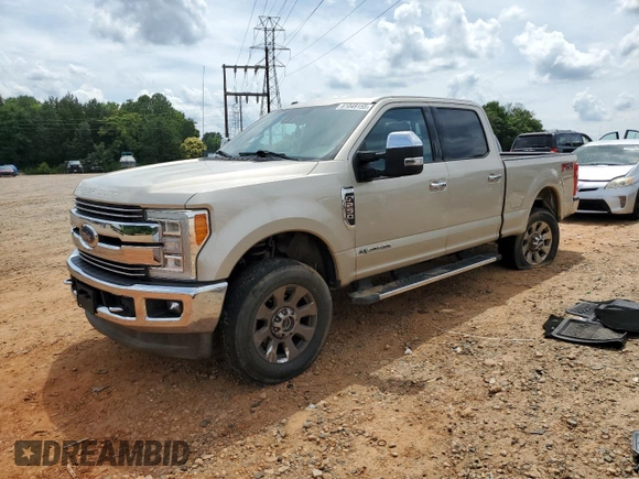 2017 Ford F-250 Lariat z VIN 1FT7W2BTXHEC94053, wystawiony jako Copart lot #61049155 z przebiegiem 57 994 mil mil oraz Szkoda całkowita • Salvage title. Historia ofert i sprzedaży dostępna na DreamBid. Obrazek 1.