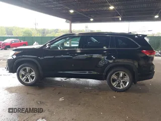 2019 Toyota Highlander Limited z VIN 5TDDZRFH1KS944074, wystawiony jako IAAI lot #42187375 z przebiegiem 118 030 mil mil oraz . Historia ofert i sprzedaży dostępna na DreamBid. Obrazek 14.