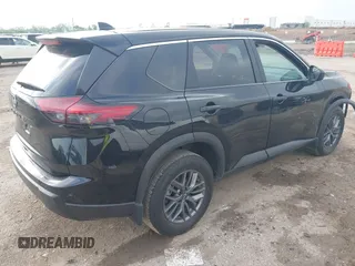 2024 Nissan Rogue S z VIN 5N1BT3AA7RC728592, wystawiony jako IAAI lot #42117877 z przebiegiem 25 299 mil mil oraz . Historia ofert i sprzedaży dostępna na DreamBid. Obrazek 4.