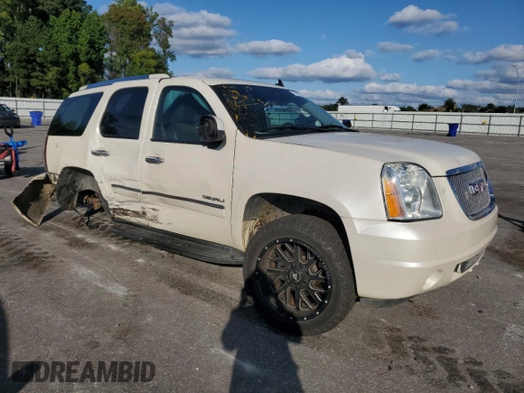 2014 GMC Yukon Denali with VIN 1GKS2EEF0ER141638, listed as a Copart auction lot 74247634 with 160,671 mi miles and Salvage Title. Bid and sale history available at carsss.com. Image 4.