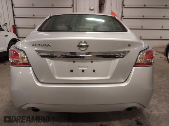 2015 Nissan Altima 2.5 S with VIN 1N4AL3AP0FN389832, listed as a IAAI auction lot 41684604 with 108,882 mi miles. Bid and sale history available at carsss.com. Image 17.