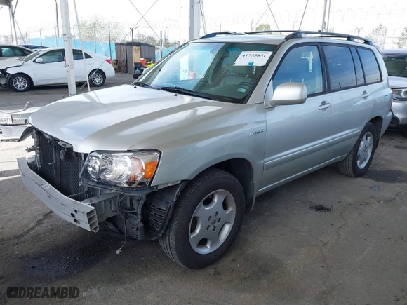 2004 Toyota Highlander with VIN JTEDP21A740036530, listed as a IAAI auction lot 41755851 with 184,088 mi miles. Bid and sale history available at carsss.com. Image 2.