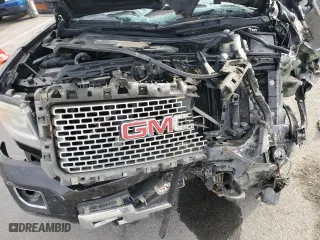 2016 GMC Sierra 2500HD Denali with VIN 1GT12UEG2GF247586, listed as a Copart auction lot 82901624 with 156,376 mi miles and Non Repairable. Bid and sale history available at carsss.com. Image 12.