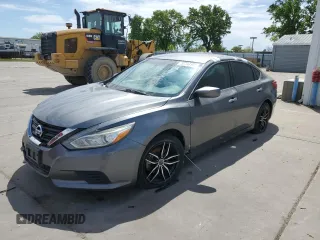 2017 Nissan Altima 2.5 SV with VIN 1N4AL3AP3HC493732, listed as a Copart auction lot 52744195 with 95,980 mi miles and Clean Title. Bid and sale history available at carsss.com. Image 1.
