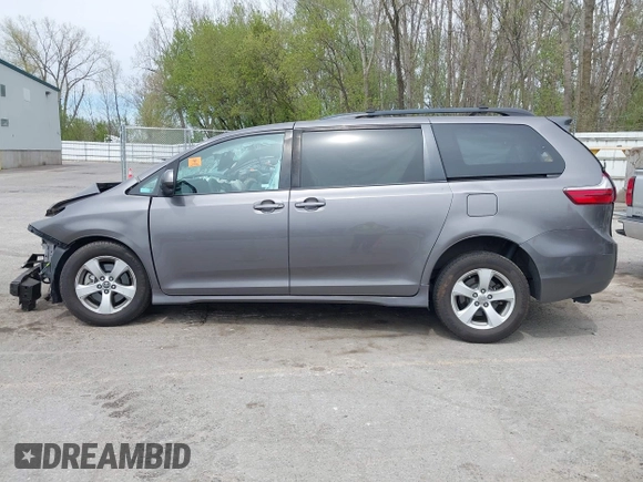 2018 Toyota Sienna LE Auto Access Seat with VIN 5TDKZ3DC7JS940573, listed as a IAAI auction lot 42166237 with Not provided miles and . Bid and sale history available at DreamBid. Image 14.