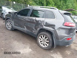 2017 Jeep Cherokee High Altitude z VIN 1C4PJMDS8HW501709, wystawiony jako IAAI lot #42232052 z przebiegiem 105 266 mil mil oraz . Historia ofert i sprzedaży dostępna na DreamBid. Obrazek 3.