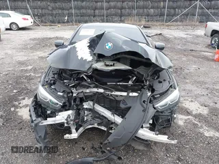 2020 BMW 8 Series 840i z VIN WBAAE4C01LCE09927, wystawiony jako IAAI lot #41908717 z przebiegiem 34 687 mil mil oraz . Historia ofert i sprzedaży dostępna na DreamBid. Obrazek 12.