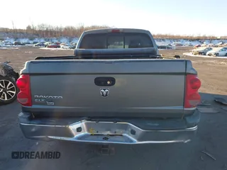 2006 Dodge Dakota SLT with VIN 1D7HW48K56S699157, listed as a IAAI auction lot 41333140 with 273,055 mi miles. Bid and sale history available at carsss.com. Image 16.