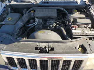 2006 Jeep Commander with VIN 1J8HH48K06C179567, listed as a Copart auction lot 88556105 with 196,696 mi miles and Salvage title. Bid and sale history available at DreamBid. Image 12.