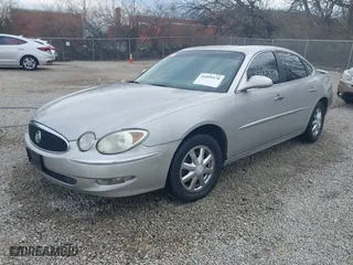 2006 Buick LaCrosse CXL with VIN 2G4WD582861296640, listed as a IAAI auction lot 41899378 with 268,522 mi miles. Bid and sale history available at carsss.com. Image 19.