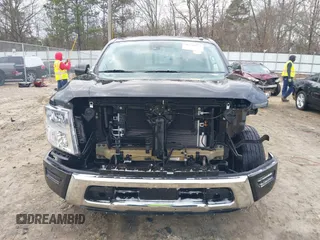 2021 Nissan Titan SV z VIN 1N6AA1EF9MN523477, wystawiony jako IAAI lot #41536972 z przebiegiem 47 917 mil mil oraz . Historia ofert i sprzedaży dostępna na DreamBid. Obrazek 13.