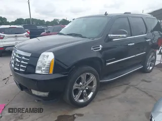 2013 Cadillac Escalade Luxury z VIN 1GYS3BEFXDR127777, wystawiony jako IAAI lot #42390040 z przebiegiem 206 852 mil mil oraz . Historia ofert i sprzedaży dostępna na DreamBid. Obrazek 2.