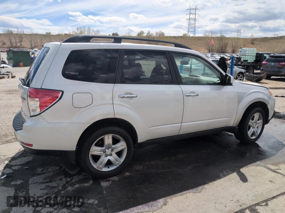 2010 Subaru Forester X Limited with VIN JF2SH6DC1AH801548, listed as a Copart auction lot 53394945 with 135,877 mi miles and Clean Title. Bid and sale history available at DreamBid. Image 3.
