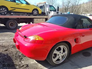 2000 Porsche Boxster with VIN WP0CA2982YU622019, listed as a IAAI auction lot 41983172 with 117,575 mi miles. Bid and sale history available at carsss.com. Image 16.