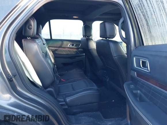 2016 Ford Explorer Platinum z VIN 1FM5K8HT8GGC59412, wystawiony jako IAAI lot #41859172 z przebiegiem 101 631 mil mil oraz . Historia ofert i sprzedaży dostępna na DreamBid. Obrazek 8.