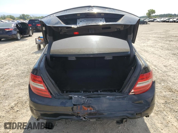 2012 Mercedes-Benz C 250 Sport z VIN WDDGF4HB8CR216307, wystawiony jako Copart lot #62740835 z przebiegiem 1 042 467 mil mil oraz Szkoda całkowita • Salvage title. Historia ofert i sprzedaży dostępna na DreamBid. Obrazek 6.