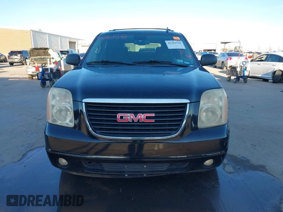 2008 GMC Yukon SLT w/4SB with VIN 1GKFC13J18R260916, listed as a IAAI auction lot 41261518 with 221,104 mi miles. Bid and sale history available at carsss.com. Image 12.