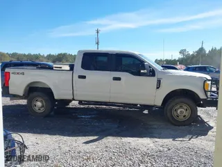 2017 Ford Super Duty F-250 SRW Lariat with VIN 1FT7W2B62HEE48815, listed as a IAAI auction lot 41736818 with 214,379 mi miles. Bid and sale history available at carsss.com. Image 13.