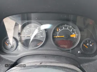 2014 Jeep Patriot Sport z VIN 1C4NJRBB0ED847915, wystawiony jako IAAI lot #42402837 z przebiegiem 98 990 mil mil oraz . Historia ofert i sprzedaży dostępna na DreamBid. Obrazek 7.