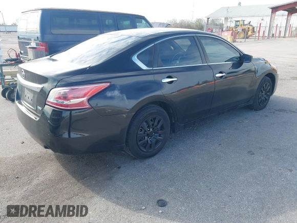 2015 Nissan Altima S with VIN 1N4AL3AP6FN302032, listed as a IAAI auction lot 41308138 with 175,794 mi miles and . Bid and sale history available at DreamBid. Image 4.