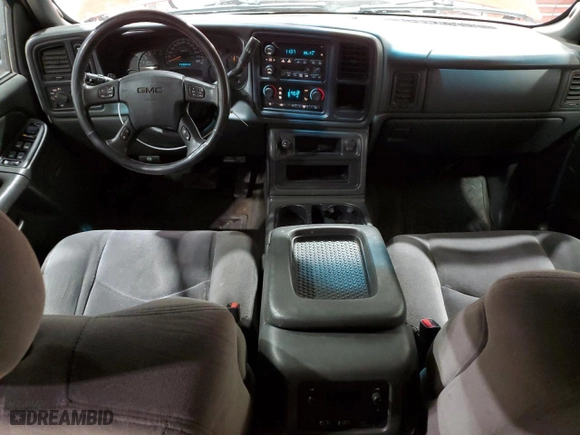 2004 GMC Sierra 1500 Crew Cab SLE with VIN 2GTEK13T741432865, listed as a Copart auction lot 46732035 with 217,022 mi miles and Clean Title. Bid and sale history available at carsss.com. Image 8.