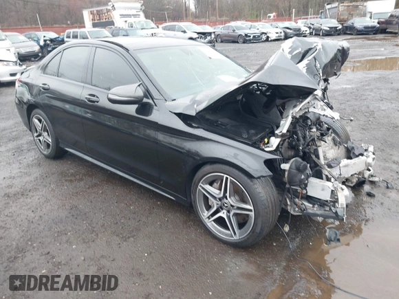 2019 Mercedes-Benz C C 300 with VIN 55SWF8EB3KU320806, listed as a IAAI auction lot 41983005 with 61,262 mi miles. Bid and sale history available at carsss.com. Image 1.