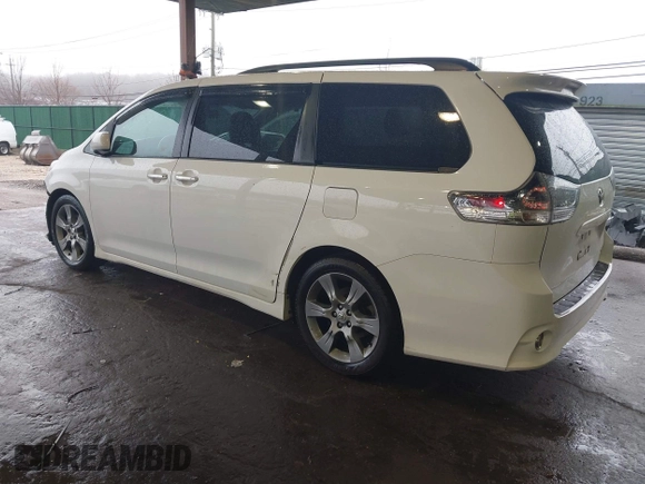 2015 Toyota Sienna SE with VIN 5TDXK3DC1FS528070, listed as a IAAI auction lot 41780191 with 117,488 mi miles. Bid and sale history available at carsss.com. Image 3.