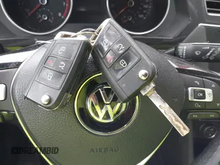 2018 Volkswagen Tiguan SEL z VIN 3VV3B7AX7JM126402, wystawiony jako IAAI lot #42046690 z przebiegiem 54 790 mil mil oraz . Historia ofert i sprzedaży dostępna na DreamBid. Obrazek 11.