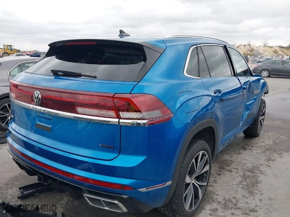 2024 Volkswagen Atlas Cross Sport 2.0T SEL Premium R-Line with VIN 1V2FE2CA5RC237105, listed as a IAAI auction lot 41515769 with 2,485 mi miles. Bid and sale history available at carsss.com. Image 4.