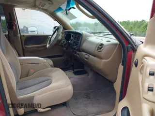 2000 Dodge Durango z VIN 1B4HS28N8YF101866, wystawiony jako IAAI lot #42377212 z przebiegiem 139 541 mil mil oraz . Historia ofert i sprzedaży dostępna na DreamBid. Obrazek 5.