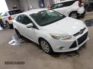 2012 Ford Focus SE с VIN 1FAHP3F21CL301085, выставлен на аукционе IAAI как лот 42321328 с пробегом 157 818 миль миль и . История ставок и продаж доступна на DreamBid. Изображение 1.