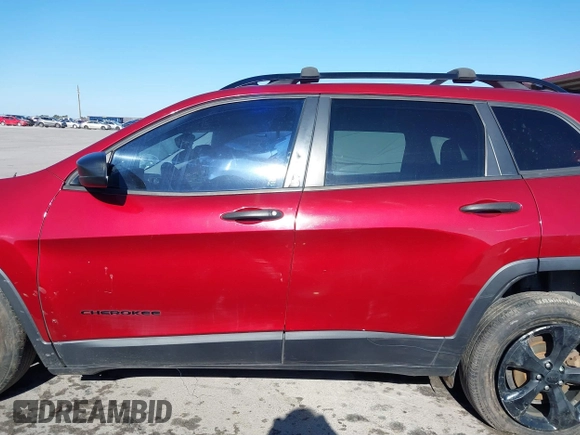 2017 Jeep Cherokee Altitude with VIN 1C4PJLABXHW661153, listed as a IAAI auction lot 41058821 with 167,418 mi miles and . Bid and sale history available at DreamBid. Image 15.