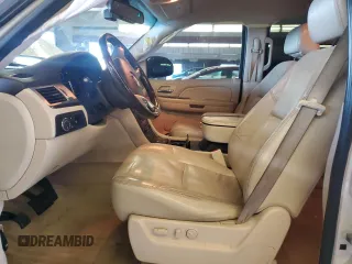 2007 Cadillac Escalade z VIN 1GYEC63847R304577, wystawiony jako Copart lot #45904605 z przebiegiem 153 319 mil mil oraz Szkoda całkowita • Salvage title. Historia ofert i sprzedaży dostępna na DreamBid. Obrazek 7.