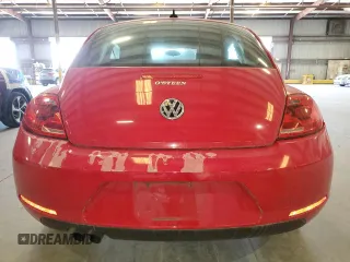 2013 Volkswagen Beetle 2.5L w/Sun/Sound/Nav z VIN 3VWJX7AT4DM631061, wystawiony jako Copart lot #58067625 z przebiegiem 85 742 mil mil oraz Szkody całkowita. Historia ofert i sprzedaży dostępna na DreamBid. Obrazek 6.
