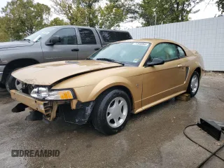 2000 Ford Mustang with VIN 1FAFP4042YF132207, listed as a Copart auction lot 71346964 with 132,625 mi miles and Salvage Title. Bid and sale history available at carsss.com. Image 1.