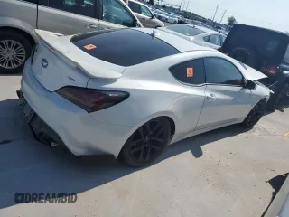 2013 Hyundai Genesis Coupe Premium z VIN KMHHT6KD4DU095556, wystawiony jako Copart lot #57264175 z przebiegiem 135 624 mil mil oraz Szkody całkowita. Historia ofert i sprzedaży dostępna na DreamBid. Obrazek 3.