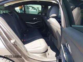 2020 BMW 3 Series 330i z VIN 3MW5R1J03L8B17207, wystawiony jako IAAI lot #42090508 z przebiegiem 105 982 mil mil oraz . Historia ofert i sprzedaży dostępna na DreamBid. Obrazek 8.