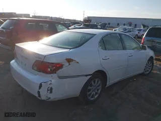 2004 Lexus ES 330 with VIN JTHBA30G445005553, listed as a IAAI auction lot 41285202 with 110,392 mi miles. Bid and sale history available at carsss.com. Image 4.