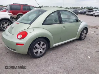 2006 Volkswagen New Beetle Coupe with VIN 3VWPW31CX6M416079, listed as a IAAI auction lot 42100000 with 108,268 mi miles. Bid and sale history available at carsss.com. Image 4.