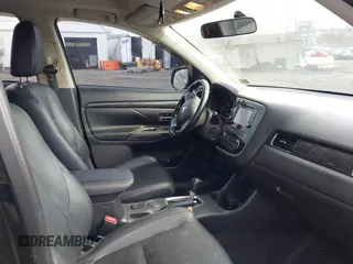 2016 Mitsubishi Outlander SE with VIN JA4AD3A39GZ003885, listed as a IAAI auction lot 41869646 with 193,320 mi miles and . Bid and sale history available at DreamBid. Image 5.