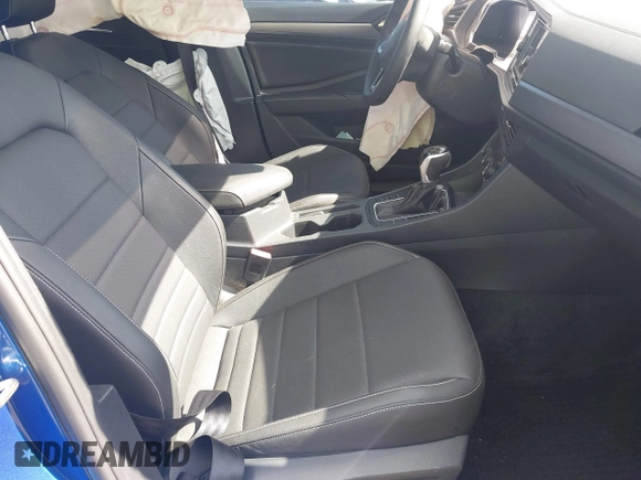 2024 Volkswagen Jetta SE with VIN 3VW7M7BU8RM067013, listed as a IAAI auction lot 42179920 with 32,418 mi miles and . Bid and sale history available at DreamBid. Image 5.