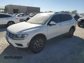 2021 Volkswagen Tiguan SE z VIN 3VV3B7AX9MM014642, wystawiony jako Copart lot #76040854 z przebiegiem 56 368 mil mil oraz Szkoda całkowita • Salvage title. Historia ofert i sprzedaży dostępna na DreamBid. Obrazek 1.