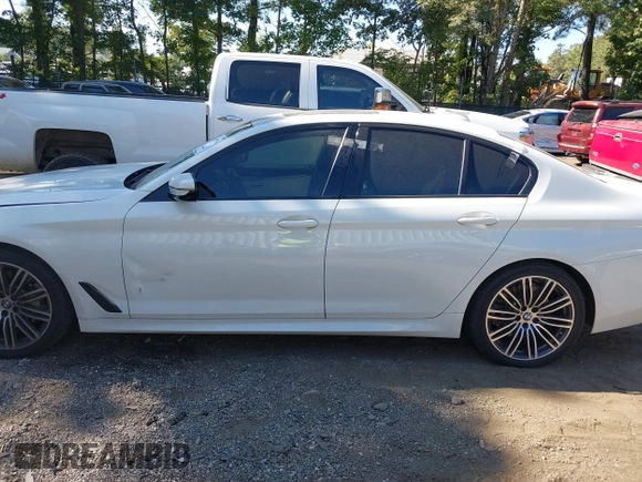 2019 BMW 5 Series 540i xDrive with VIN WBAJE7C52KWW14938, listed as a IAAI auction lot 40177765 with 57,722 mi miles and . Bid and sale history available at carsss.com. Image 14.