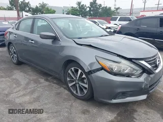 2017 Nissan Altima SL z VIN 1N4AL3AP2HC498095, wystawiony jako IAAI lot #42453384 z przebiegiem 138 736 mil mil oraz . Historia ofert i sprzedaży dostępna na DreamBid. Obrazek 1.