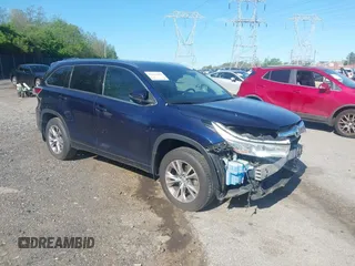 2014 Toyota Highlander XLE z VIN 5TDJKRFH1ES026983, wystawiony jako IAAI lot #42096589 z przebiegiem 114 475 mil mil oraz . Historia ofert i sprzedaży dostępna na DreamBid. Obrazek 1.