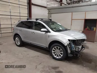 2012 Lincoln MKX z VIN 2LMDJ8JK0CBL19155, wystawiony jako IAAI lot #42301311 z przebiegiem 152 137 mil mil oraz . Historia ofert i sprzedaży dostępna na DreamBid. Obrazek 1.